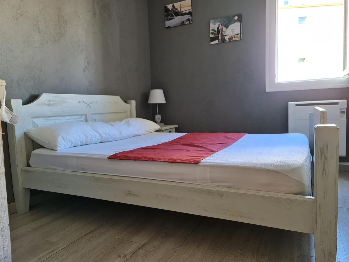 La Pecherie: Seaside Family Cocoon with Port Views Agde Exterior photo