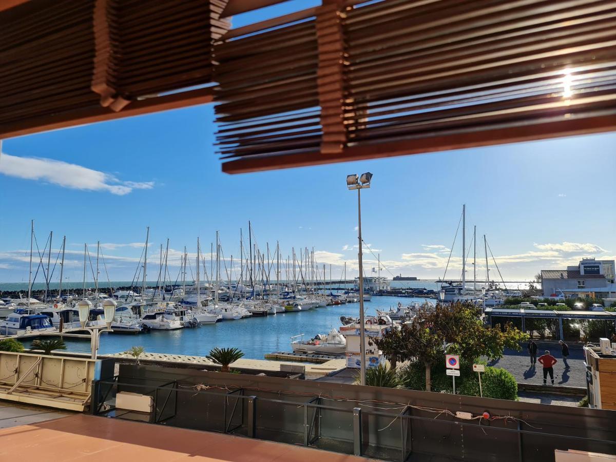 La Pecherie: Seaside Family Cocoon with Port Views Agde Exterior photo