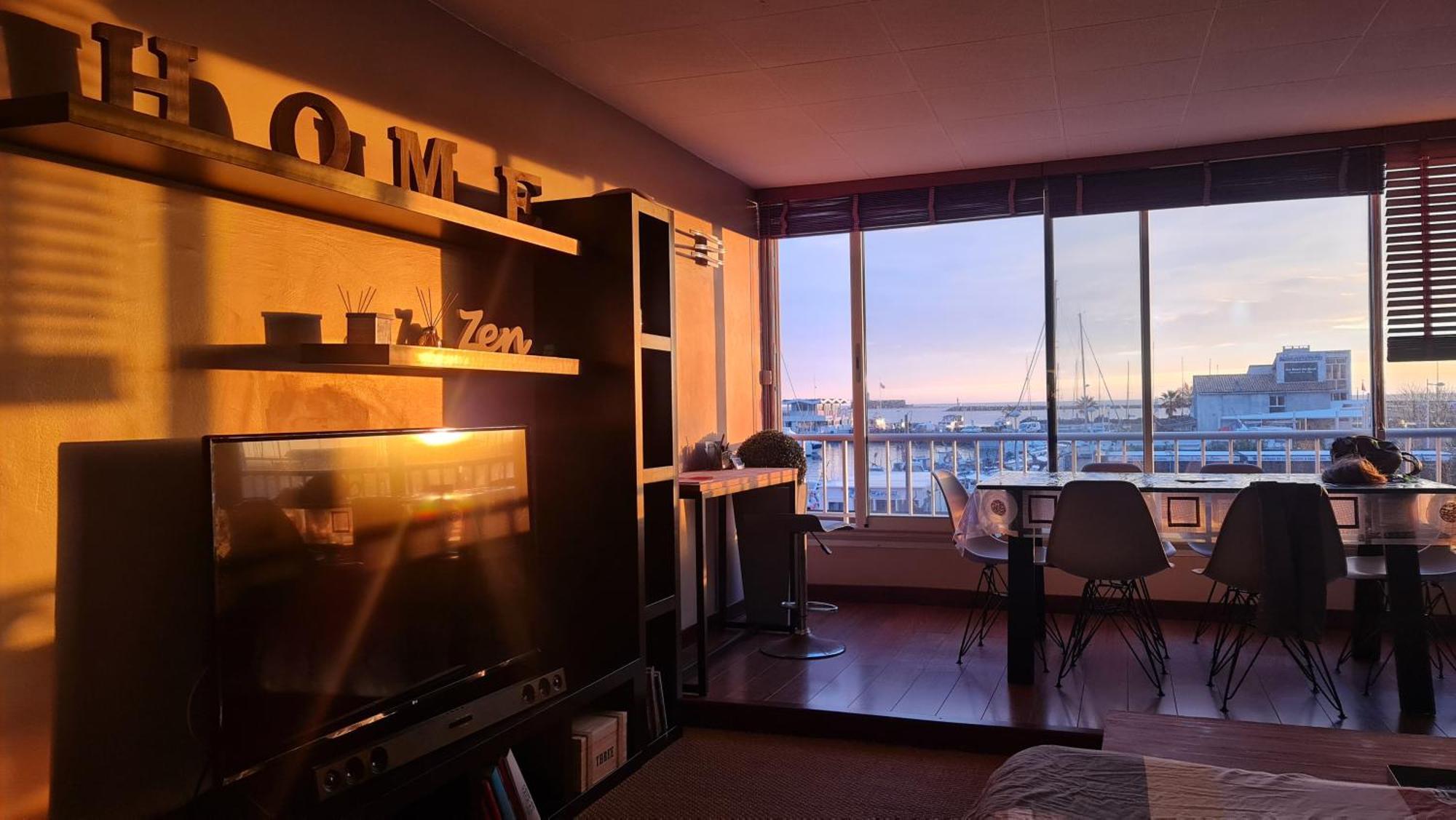 La Pecherie: Seaside Family Cocoon with Port Views Agde Exterior photo
