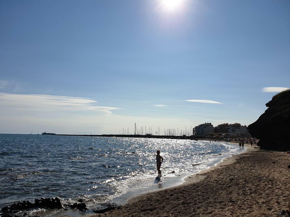 La Pecherie: Seaside Family Cocoon with Port Views Agde Exterior photo